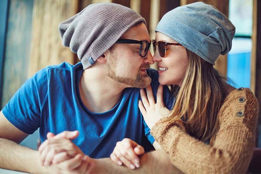 How Does a Leo Woman Attract a Cancer Man